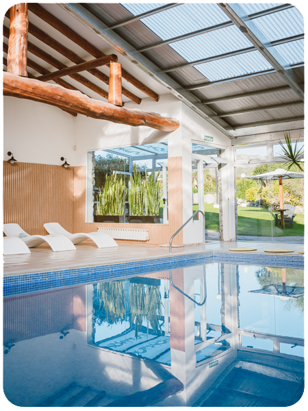 Piscina-interior-servicios
